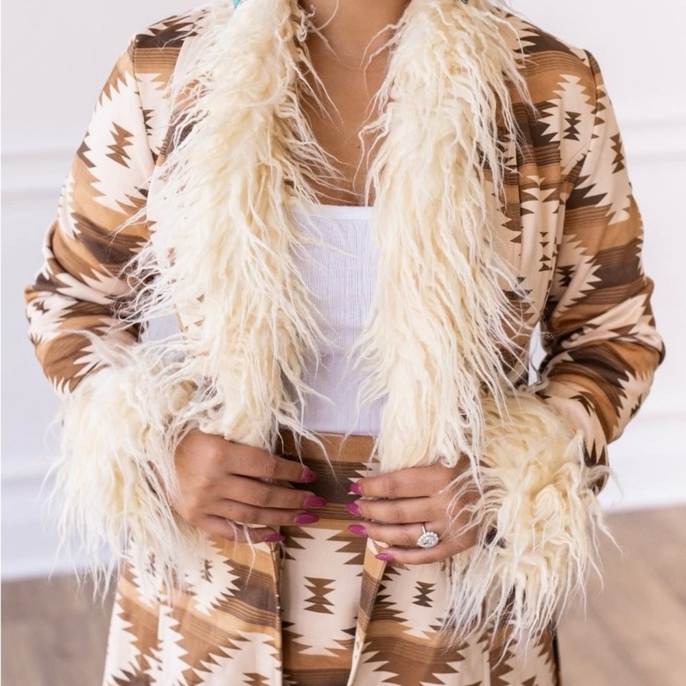 Rio Grande Royale Fur-trimmed Aztec Coat NWOT - Picture 2 of 8